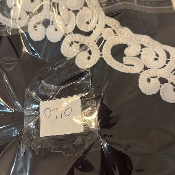 ⭐️ Bogo ⭐️🎈Talbots S long sleeves white lace trim black top blouse - Picture 9 of 9